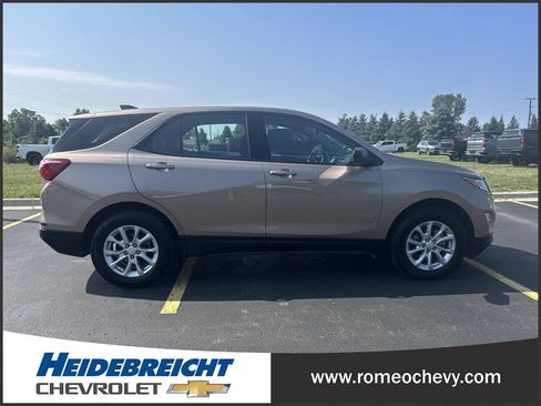 Used 2019 Chevrolet Equinox LS AWD/4WD image 9