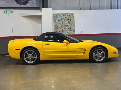 Used 2003 Chevrolet Corvette Convertible w/ Preferred Equipment Group1 RWD image 41