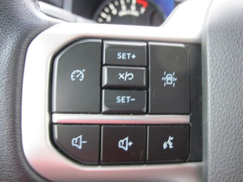 Used 2024 Ford Expedition Max XLT image 16