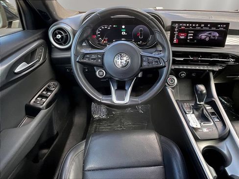 Used 2024 Alfa Romeo Tonale Ti w/ Premium Interior Package AWD/4WD image 8