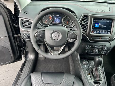 Used 2022 Jeep Cherokee Trailhawk w/ Premium Leather Package AWD/4WD image 15