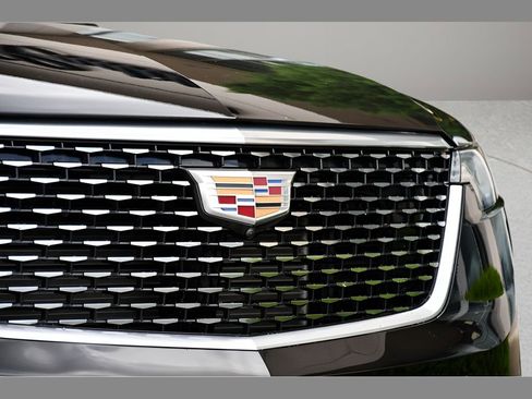 Certified 2023 Cadillac XT6 Premium Luxury w/ Technology Package FWD image 10