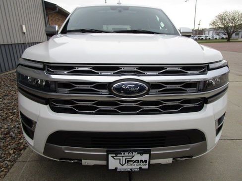 Used 2022 Ford Expedition Max Platinum AWD/4WD image 2
