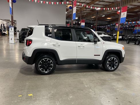 Used 2023 Jeep Renegade Trailhawk AWD/4WD image 6