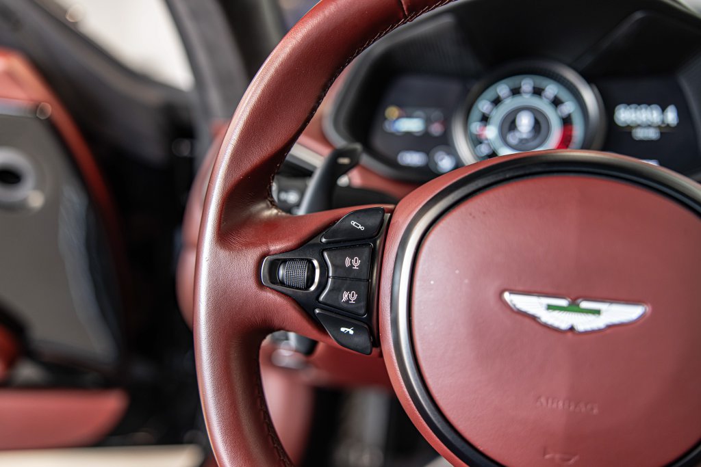 Used 2018 Aston Martin DB11 Coupe RWD image 23