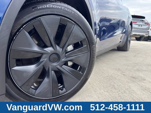 Used 2024 Tesla Model Y Long Range AWD/4WD image 4