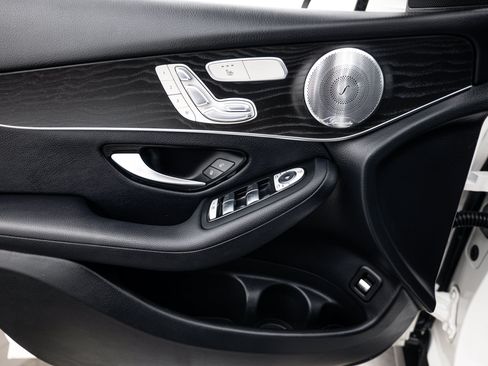 Used 2017 Mercedes-Benz GLC 300 4MATIC image 12
