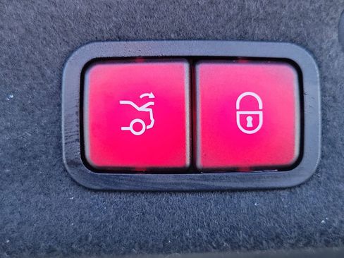 Used 2021 Mercedes-Benz C 300 Sedan image 9