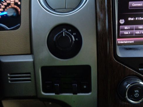 Used 2014 Ford F150 Lariat w/ Equipment Group 502A Luxury image 22