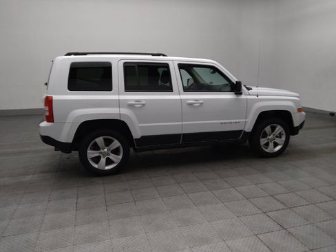 Used 2016 Jeep Patriot Latitude AWD/4WD image 10