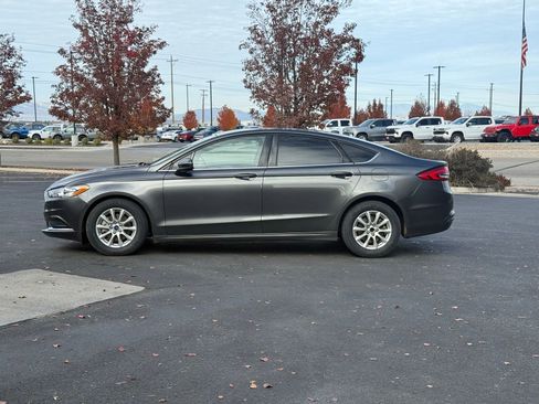 Used 2017 Ford Fusion S image 4