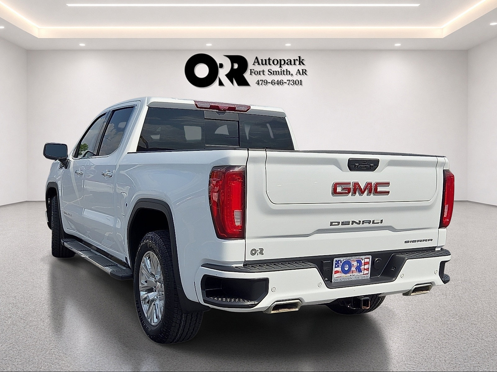 Used 2022 GMC Sierra 1500 Denali w/ Technology Package AWD/4WD image 4
