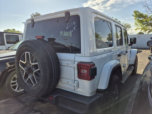 Used 2024 Jeep Wrangler Unlimited Sahara AWD/4WD image 28