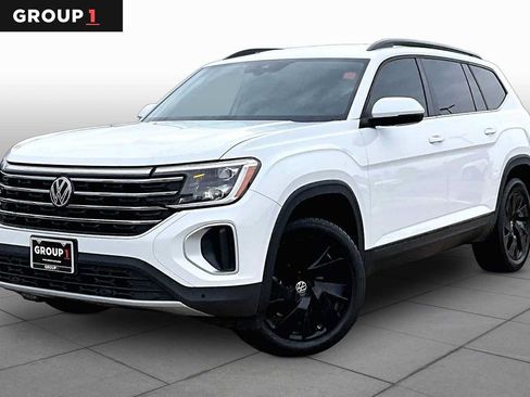 Used 2024 Volkswagen Atlas SE FWD image 1