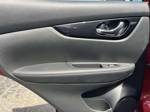 Used 2021 Nissan Rogue Sport SL AWD/4WD image 16