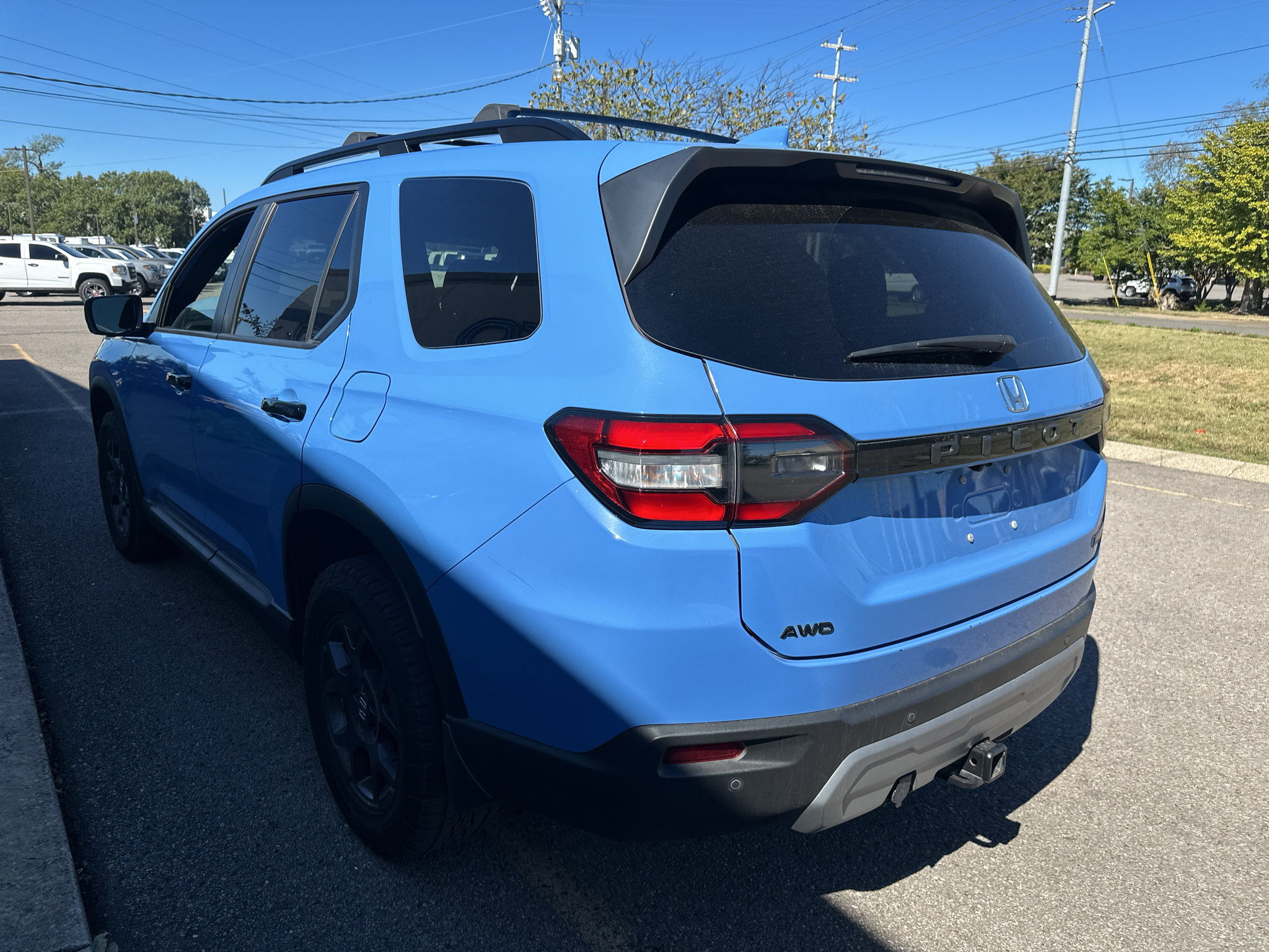 Used 2025 Honda Pilot TrailSport image 6