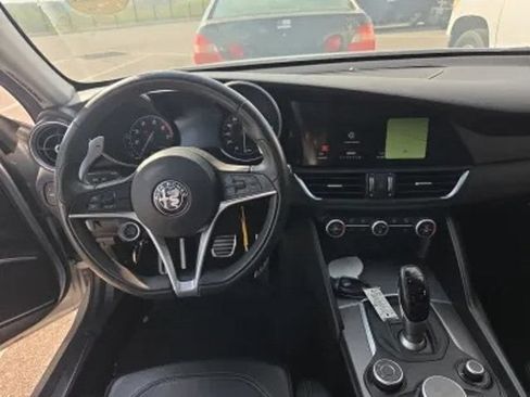 Used 2017 Alfa Romeo Giulia Ti w/ TI 19" Sport Package RWD image 5