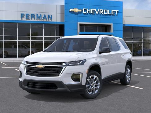 Used 2023 Chevrolet Traverse LS FWD image 7
