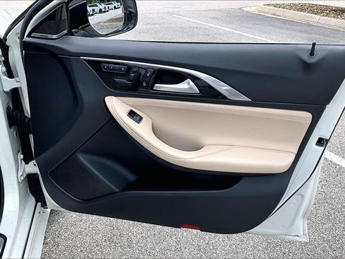 Used 2018 INFINITI QX30 Premium w/ Navigation Package FWD image 26