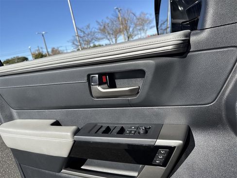 Used 2023 Toyota Tundra Limited image 13