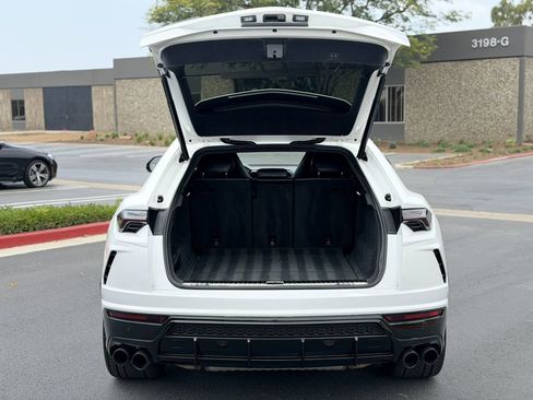 Used 2021 Lamborghini Urus AWD/4WD image 38