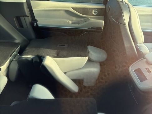 Used 2025 Lincoln Navigator Reserve image 10