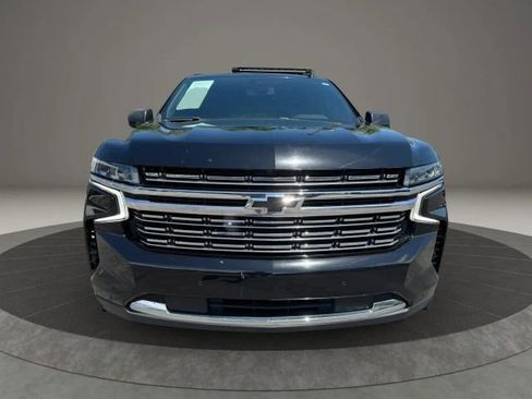 Used 2023 Chevrolet Suburban Premier AWD/4WD image 7