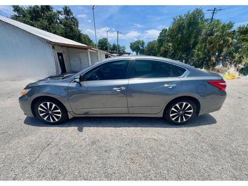 Used 2016 Nissan Altima 2.5 SL w/ 2.5 Technology Package FWD image 6