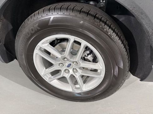 Used 2025 Ford Explorer Active w/ Active Comfort Package image 9