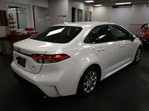 Certified 2024 Toyota Corolla LE image 7