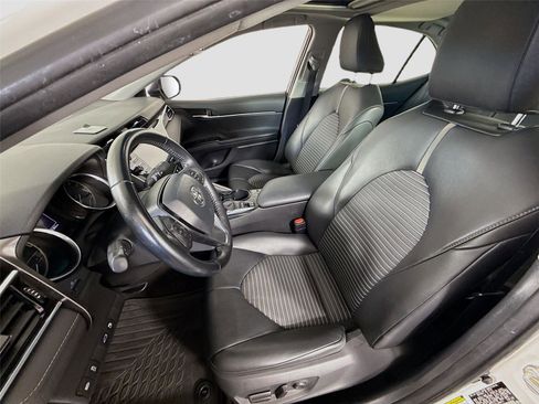 Used 2018 Toyota Camry SE w/ Audio Package image 14