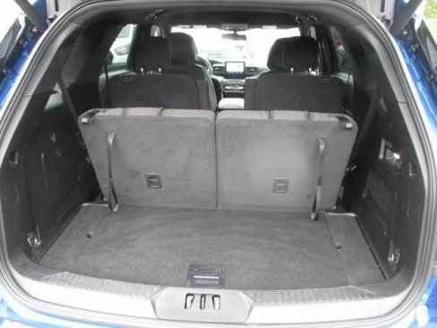 Used 2020 Ford Explorer XLT w/ Comfort Package image 4