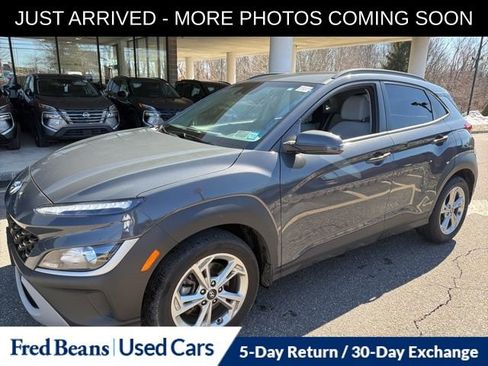 Used 2023 Hyundai Kona SEL image 3
