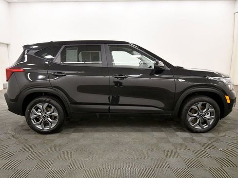Certified 2026 Kia Seltos LX AWD/4WD image 9
