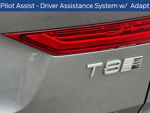 Used 2019 Volvo XC60 T8 Inscription w/ Advanced Package AWD/4WD image 34