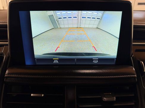Used 2022 Chevrolet Suburban LT AWD/4WD image 20