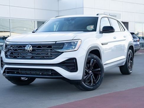 New 2026 Volkswagen Atlas Cross Sport SEL R-Line image 2