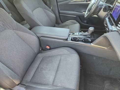 Used 2025 Toyota Camry LE image 10