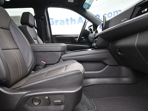 Certified 2025 Chevrolet Tahoe High Country w/ Sun And Tow Package image 7