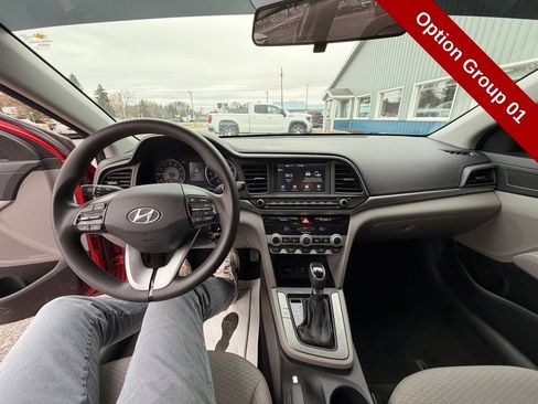 Used 2020 Hyundai Elantra SEL image 13
