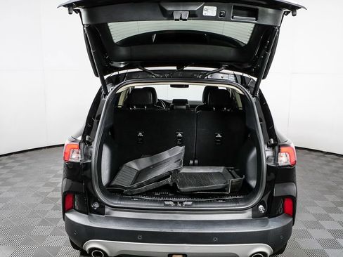 Used 2020 Ford Escape Titanium image 31