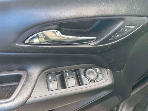 Used 2019 Chevrolet Equinox LT w/ LPO, Cargo Package FWD image 15
