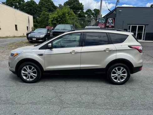 Used 2018 Ford Escape SE AWD/4WD image 8