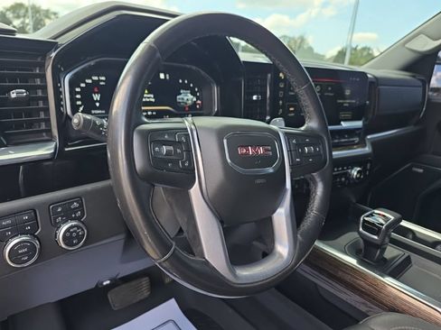 Used 2022 GMC Sierra 1500 Elevation w/ Elevation Premium Package AWD/4WD image 9