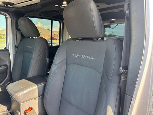 Used 2019 Jeep Wrangler Unlimited Sahara AWD/4WD image 20