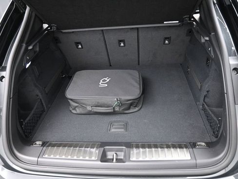 Certified 2024 Porsche Macan Turbo Electric AWD/4WD image 35