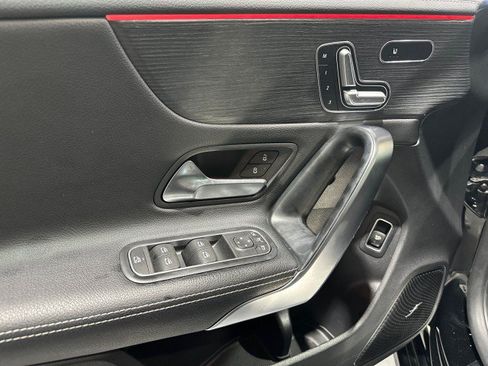 Used 2021 Mercedes-Benz CLA 250 4MATIC image 39