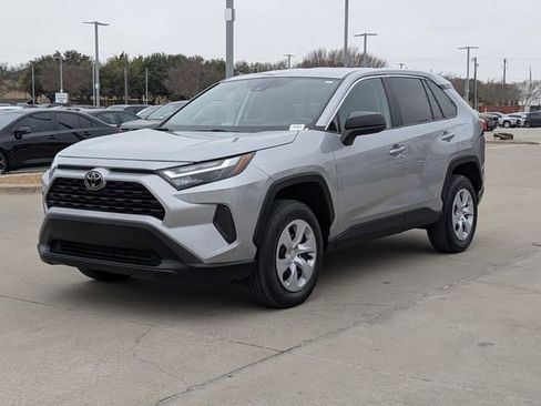 Used 2025 Toyota RAV4 LE image 10