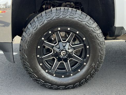 Used 2015 Chevrolet Silverado 2500 LT w/ LT Convenience Package image 11