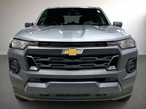 Used 2024 Chevrolet Colorado W/T image 2